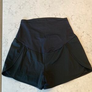 Maternity activewear shorts. Size Medium.